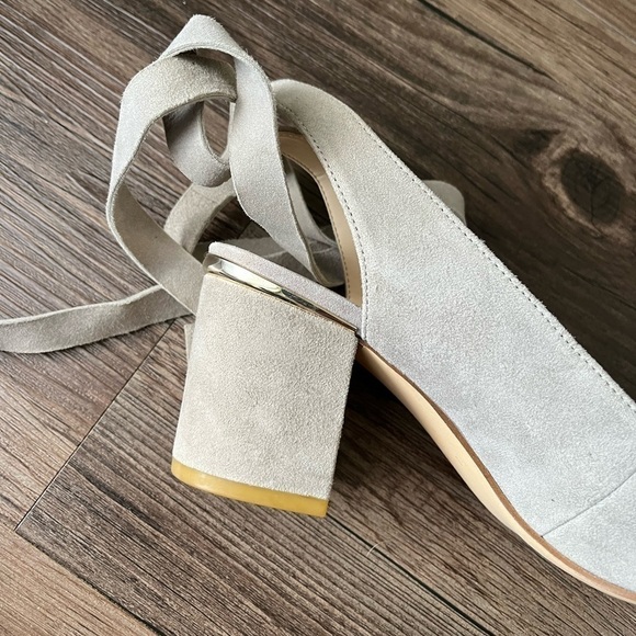 Nine West Andrea Lace Up light Grey Suede Pumps- 7.5 👡 - Picture 3 of 6